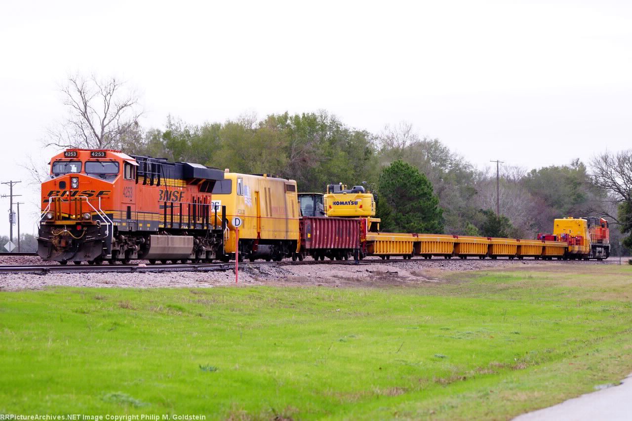 BNSF 4253 w/ HZGX 201 - Herzog MPMXXXIII